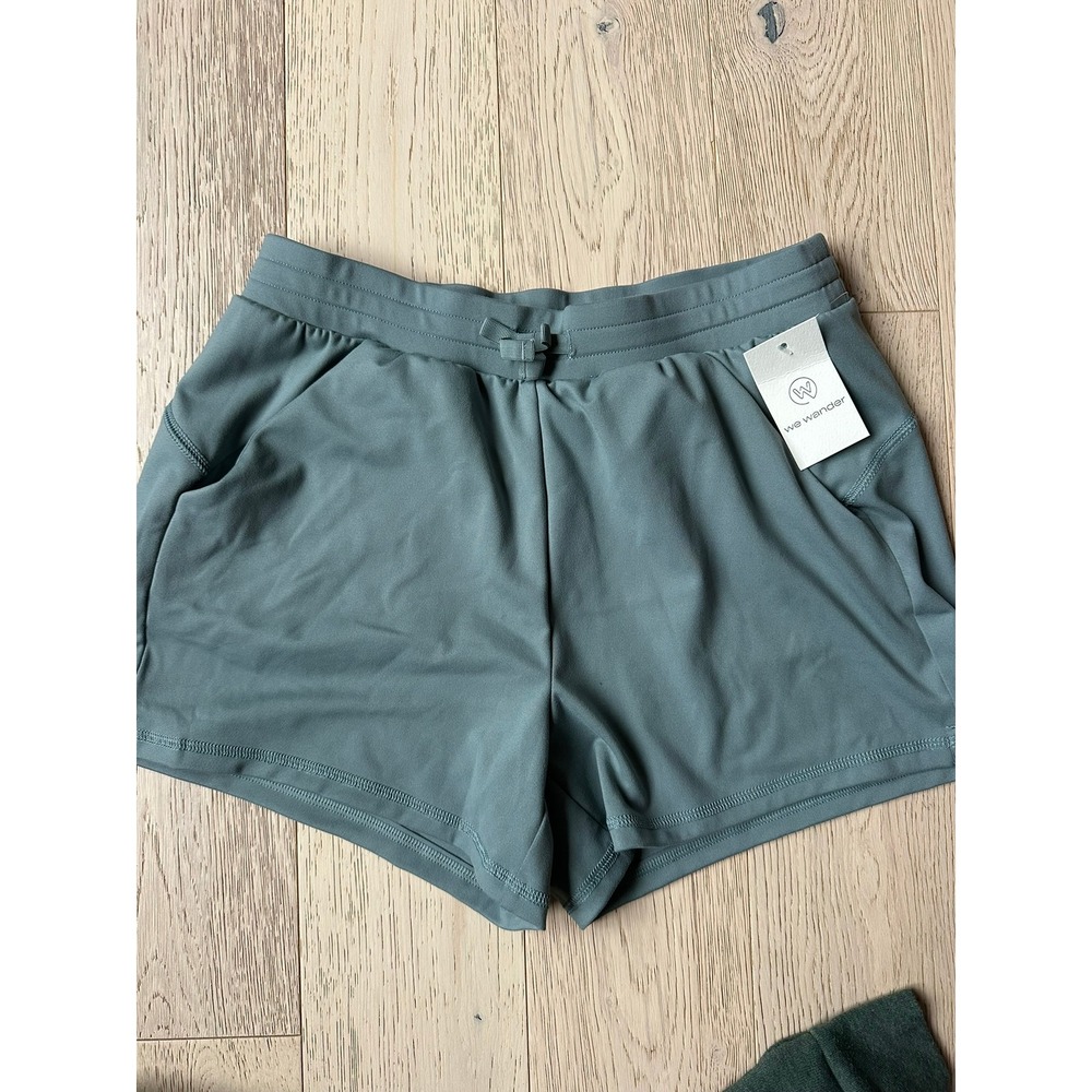 We Wander Womens Quick Dry Athletic Shorts Sage Green XL 16-18 NWT